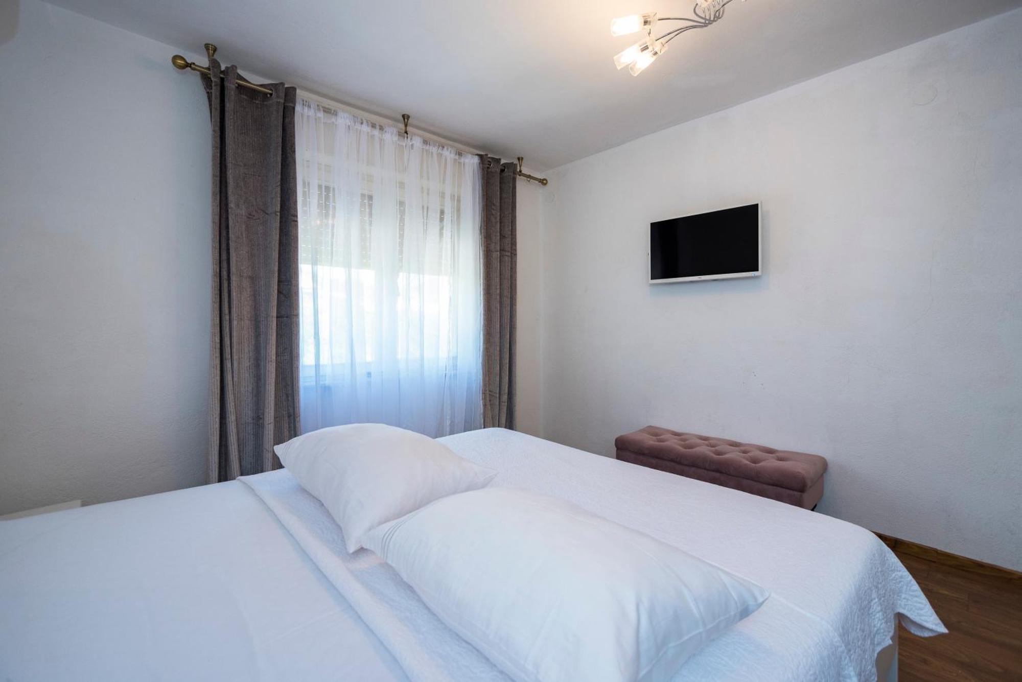 M&M Pelivan Apartments Solin Exterior foto